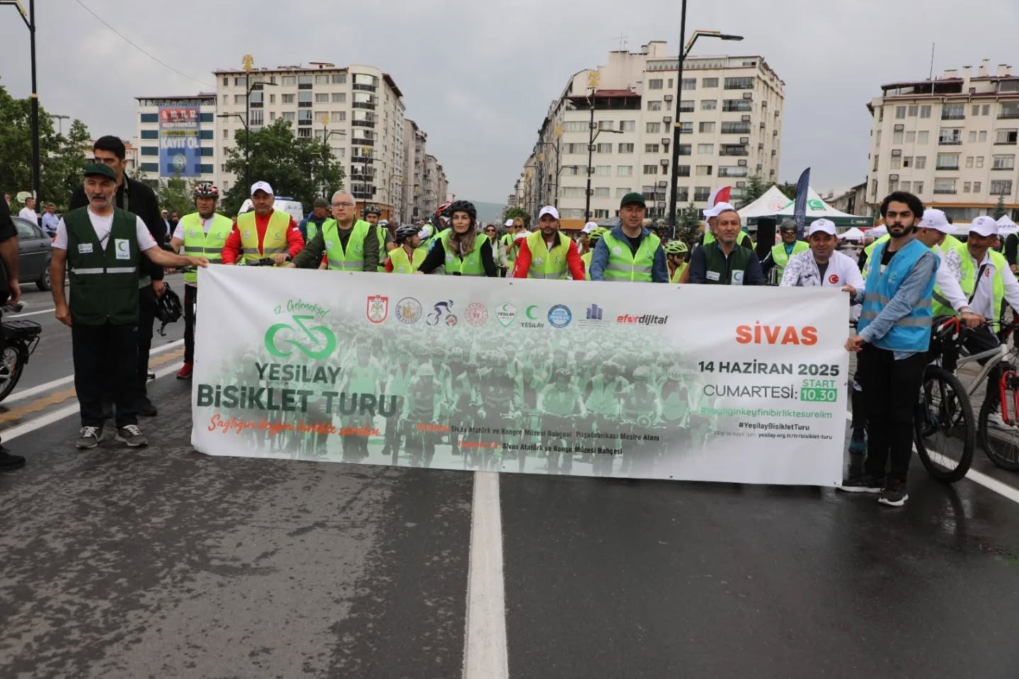 Sivas'ta 12. Yeşilay Bisiklet Turu Düzenlendi