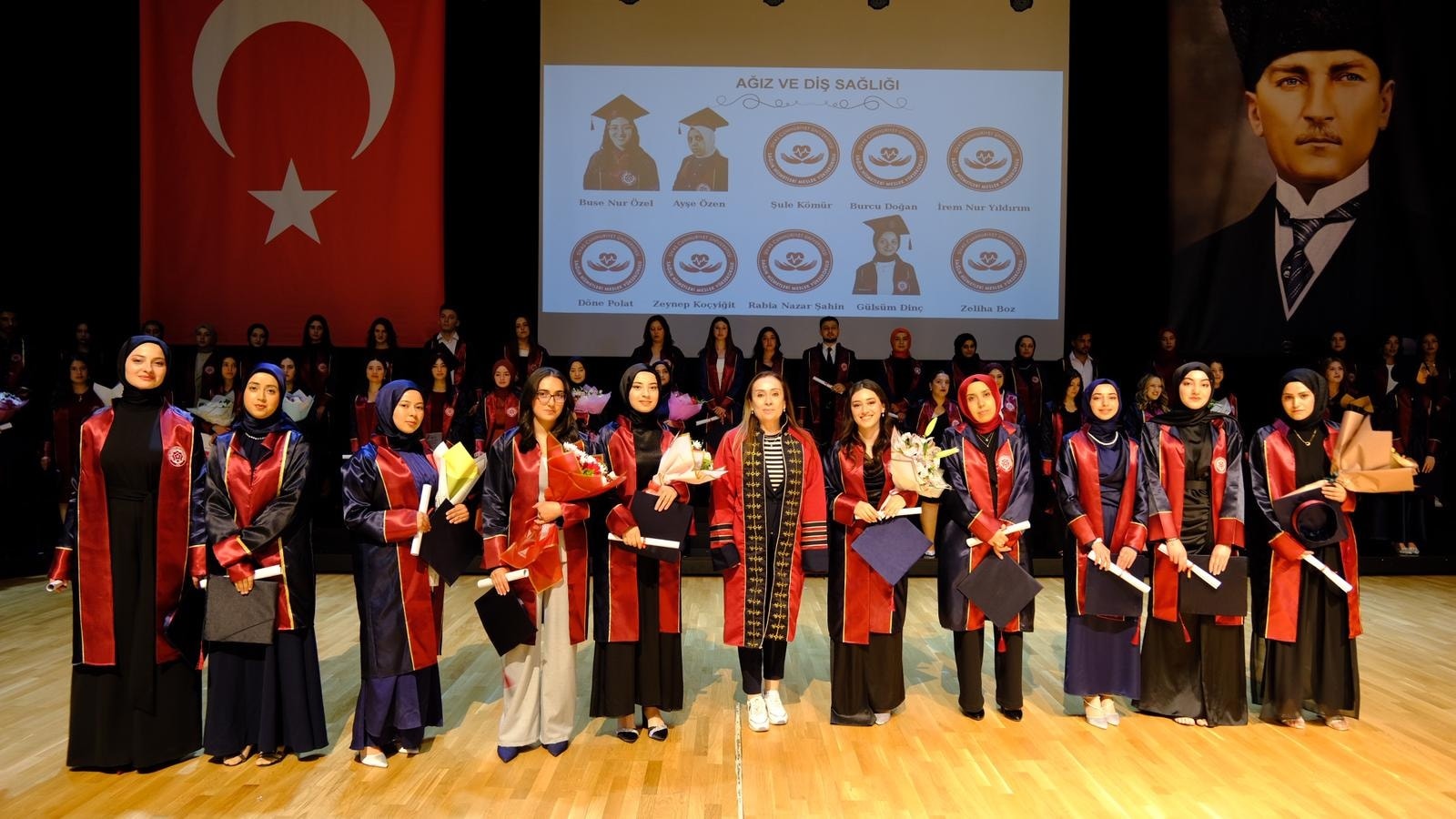 Genç sağlıkçılar kep attı