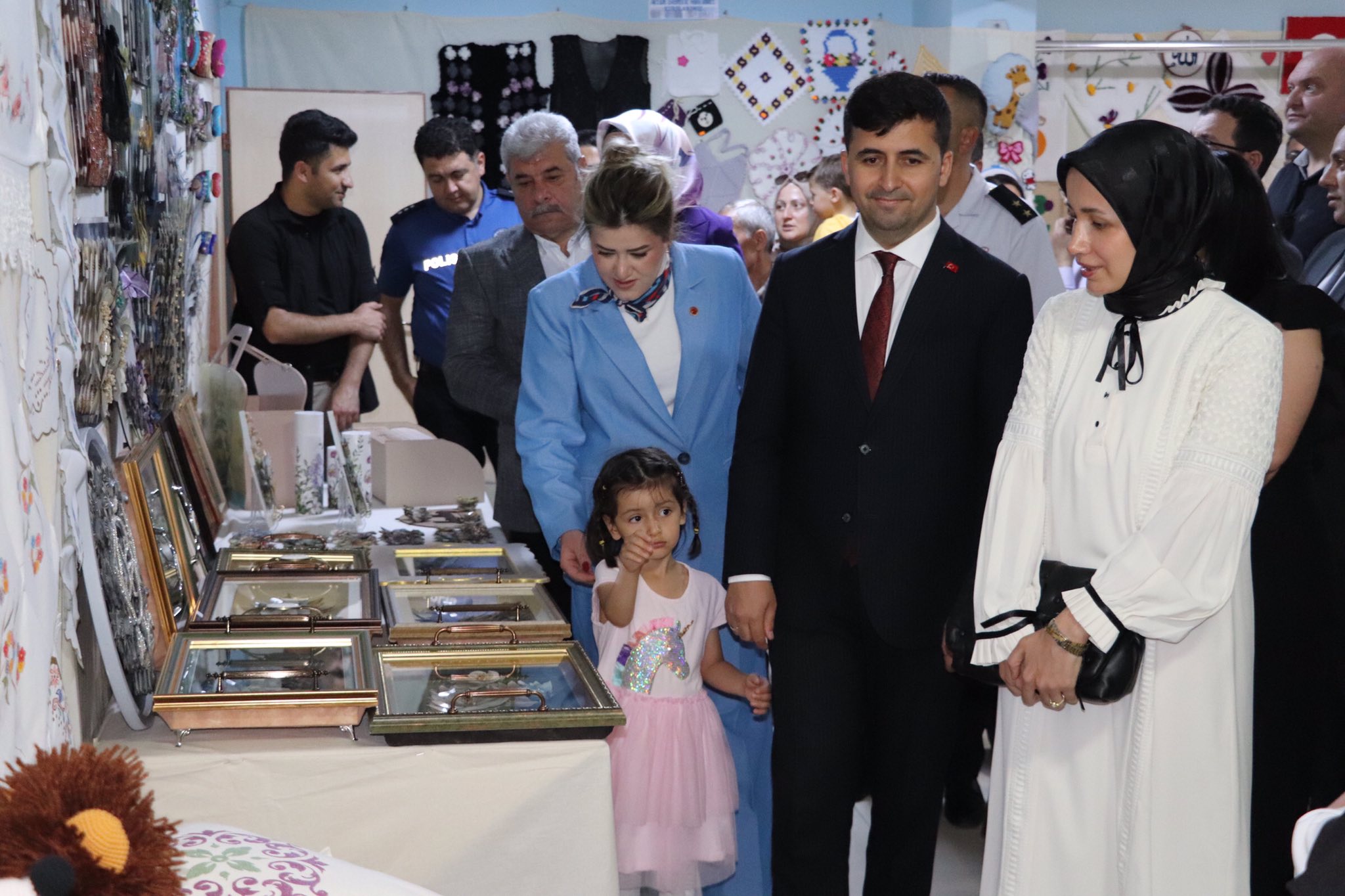 Suşehri Halk Eğitim Merkezi'nden yıl sonu sergisi