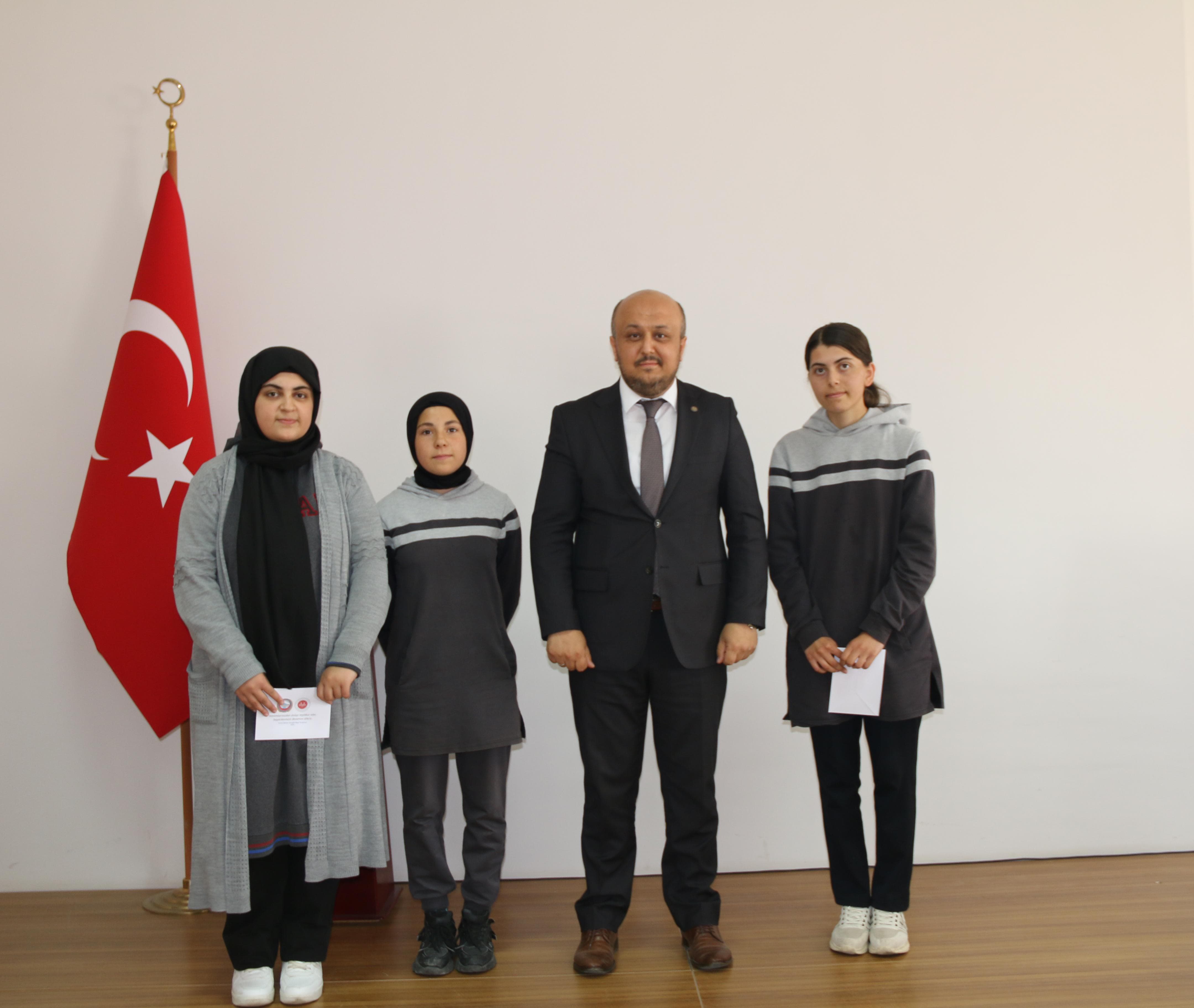 Umre ödüllü yarışmada dereceye girenler belli oldu