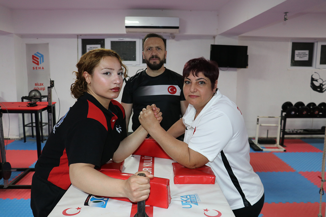 Bilekleri Bükülmeyen Sivaslılar, Dünya Şampiyonası’na Hazırlanıyor