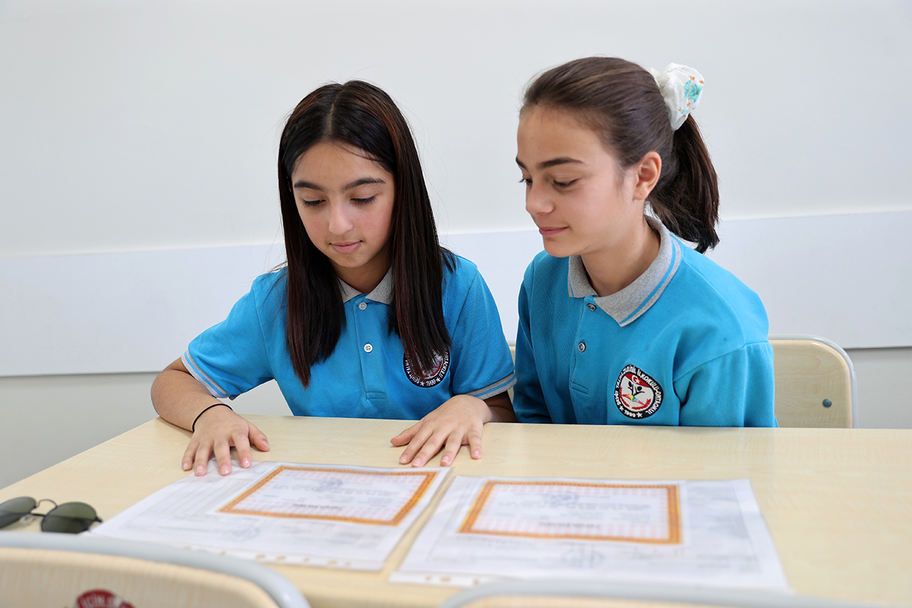 Sivas'ta 121 bin öğrenci karne aldı