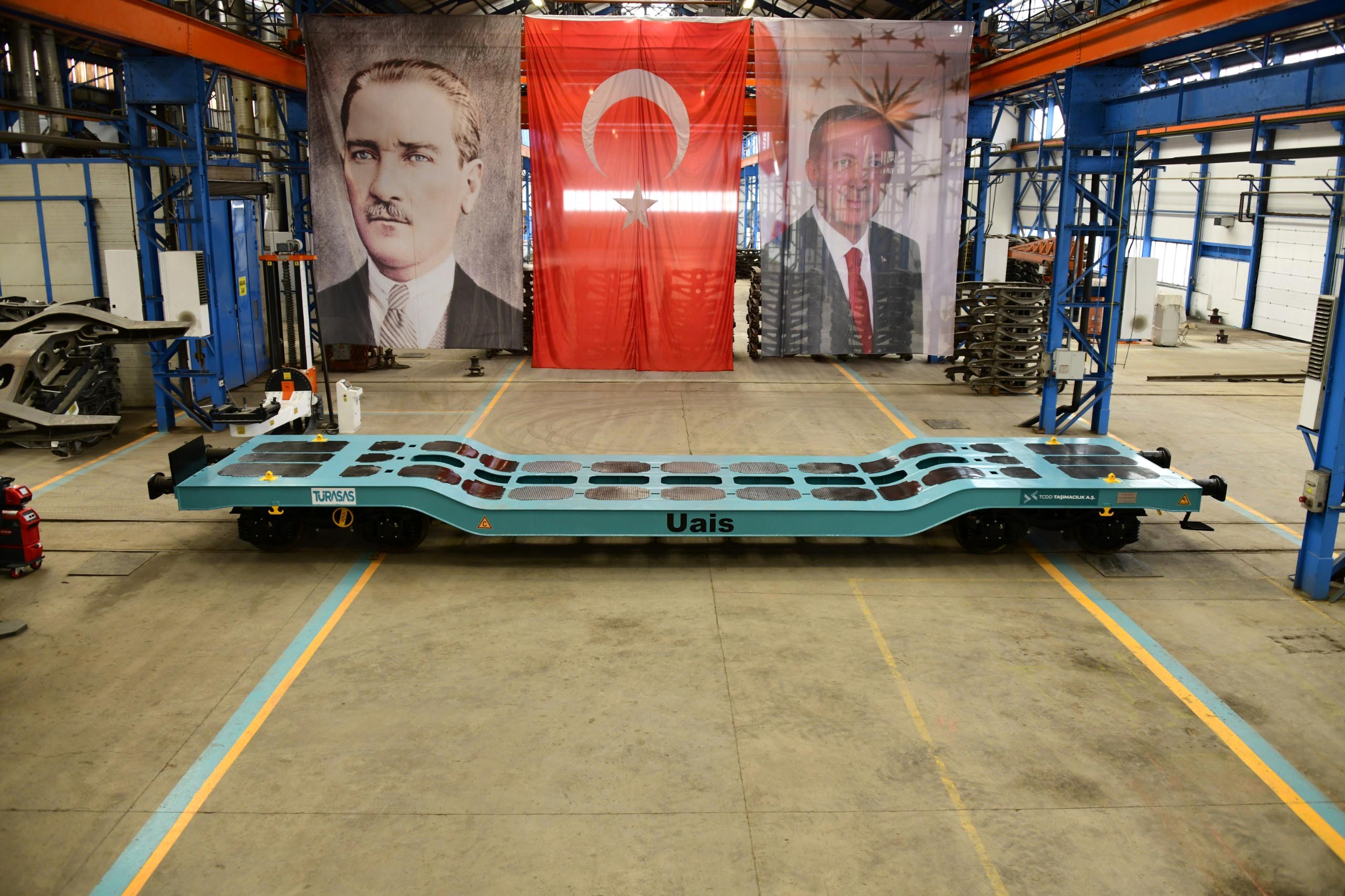 Bakan Uraloğlu müjdeyi verdi! Sivas'ta üretilen vagonda sona gelindi! 