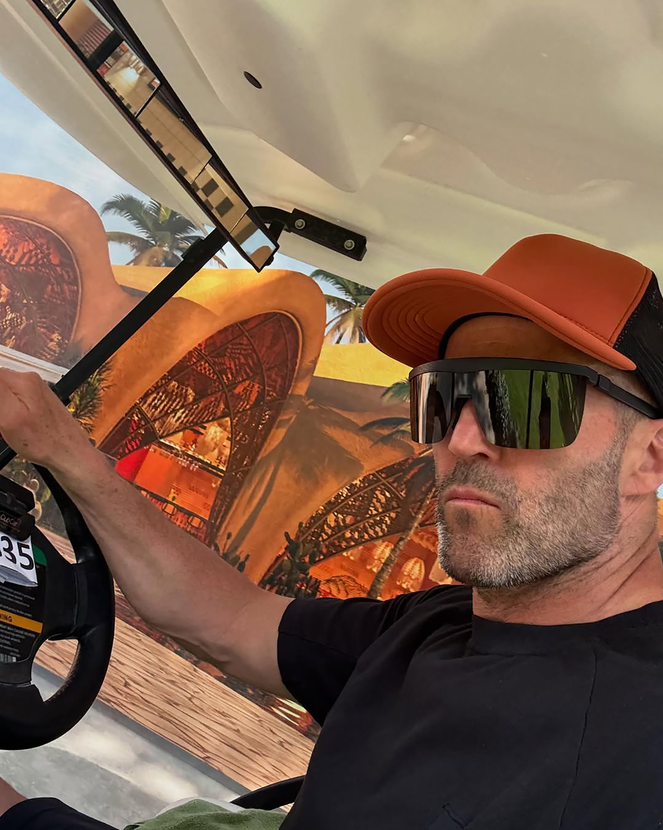 Ezgi Mola'yı sevindirecek haber! Jason Statham geri döndü! 