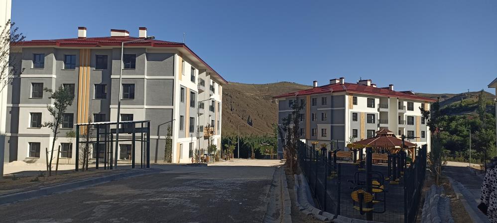 Sivas'ta afet konutları hak sahiplerini buldu