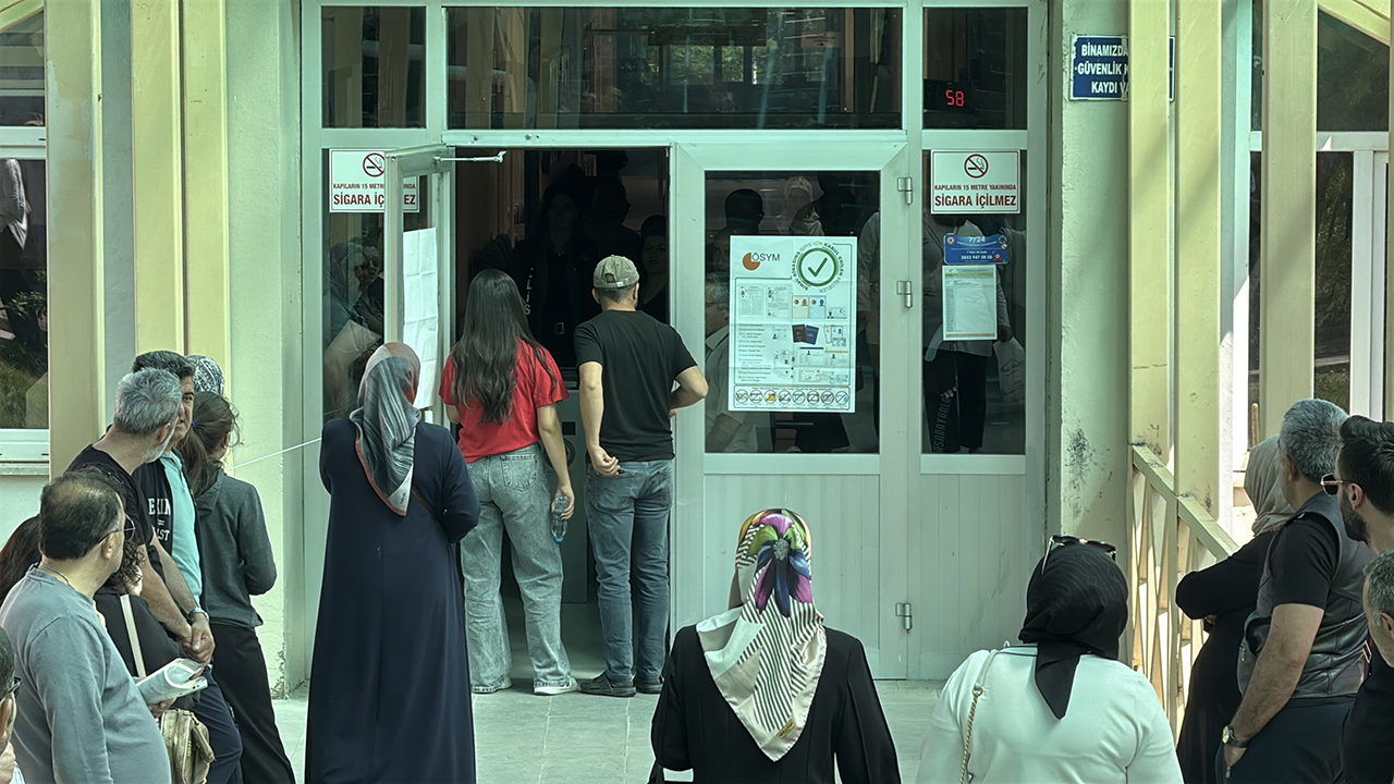 Belgeleri karıştırınca sınavdan oldu