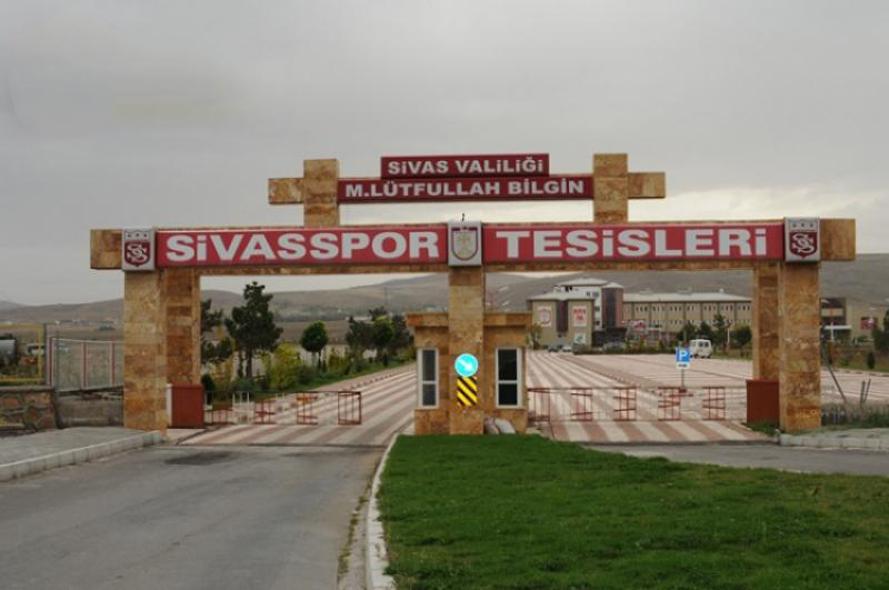 Sivasspor'dan Kısıtlı Açılış! Sezon Açılışı 30 Dakikayla Sınırlı