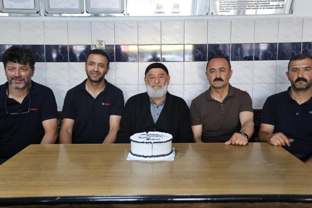 Çocukları ve torunlarıyla Babalar Günü'nü kutladı 