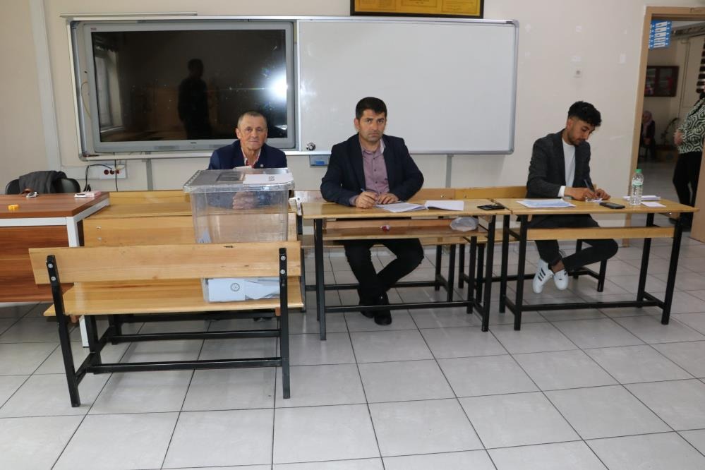 Sivas'ta vatandaşlar sandığa gitti! 
