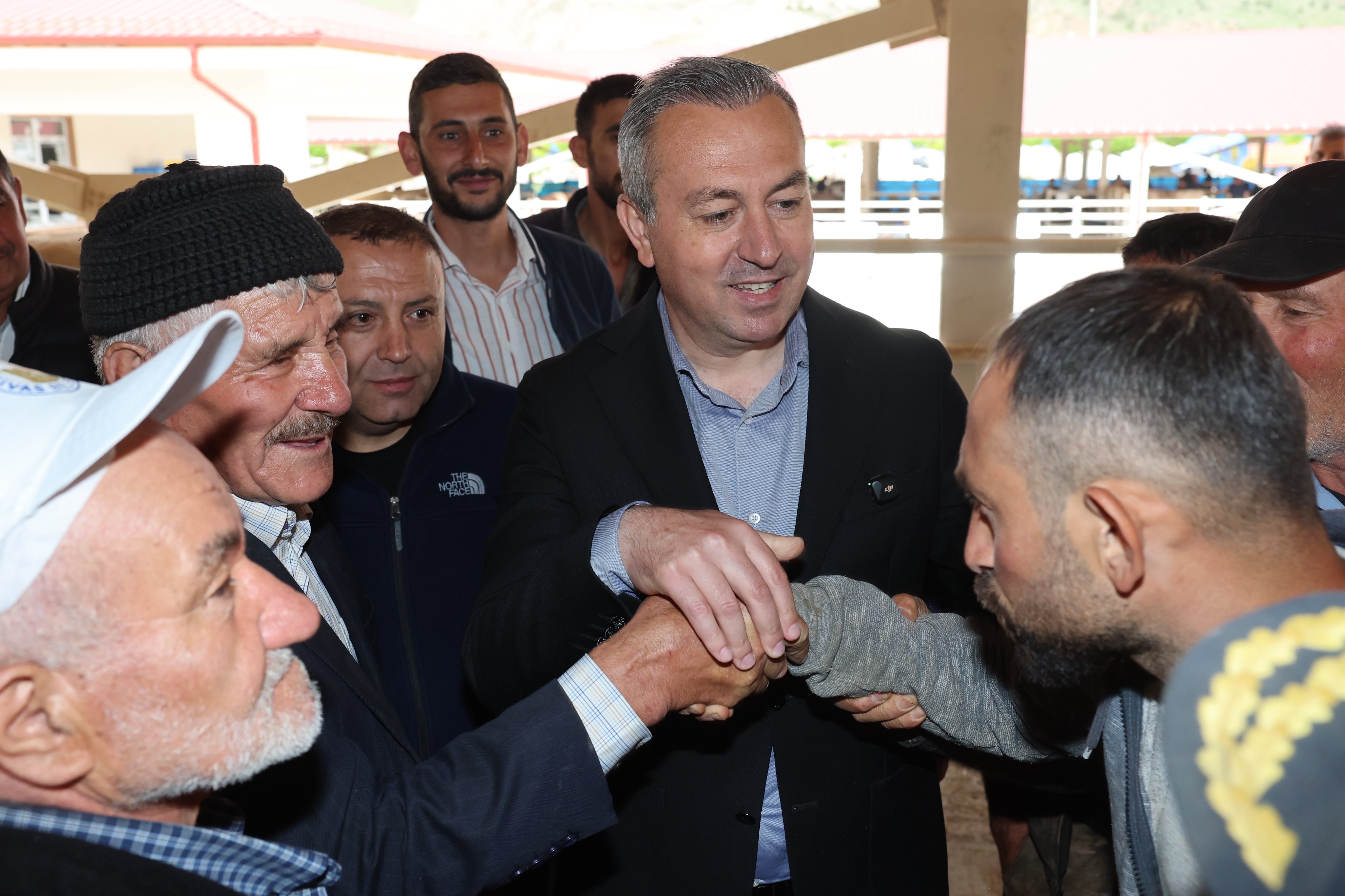 Sivas'ta kurban satışları devam ediyor 