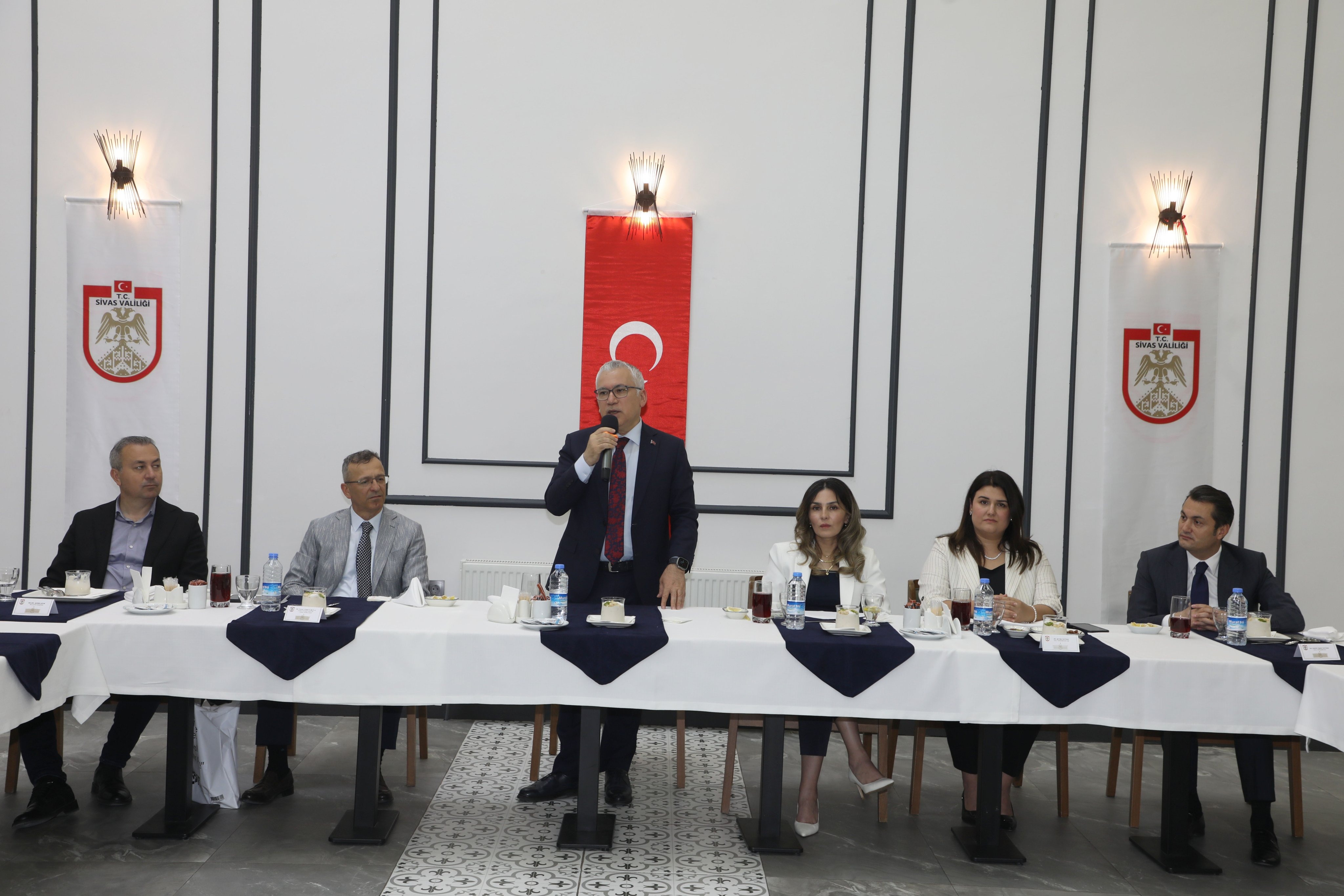 Öztürk için veda yemeği düzenlendi!