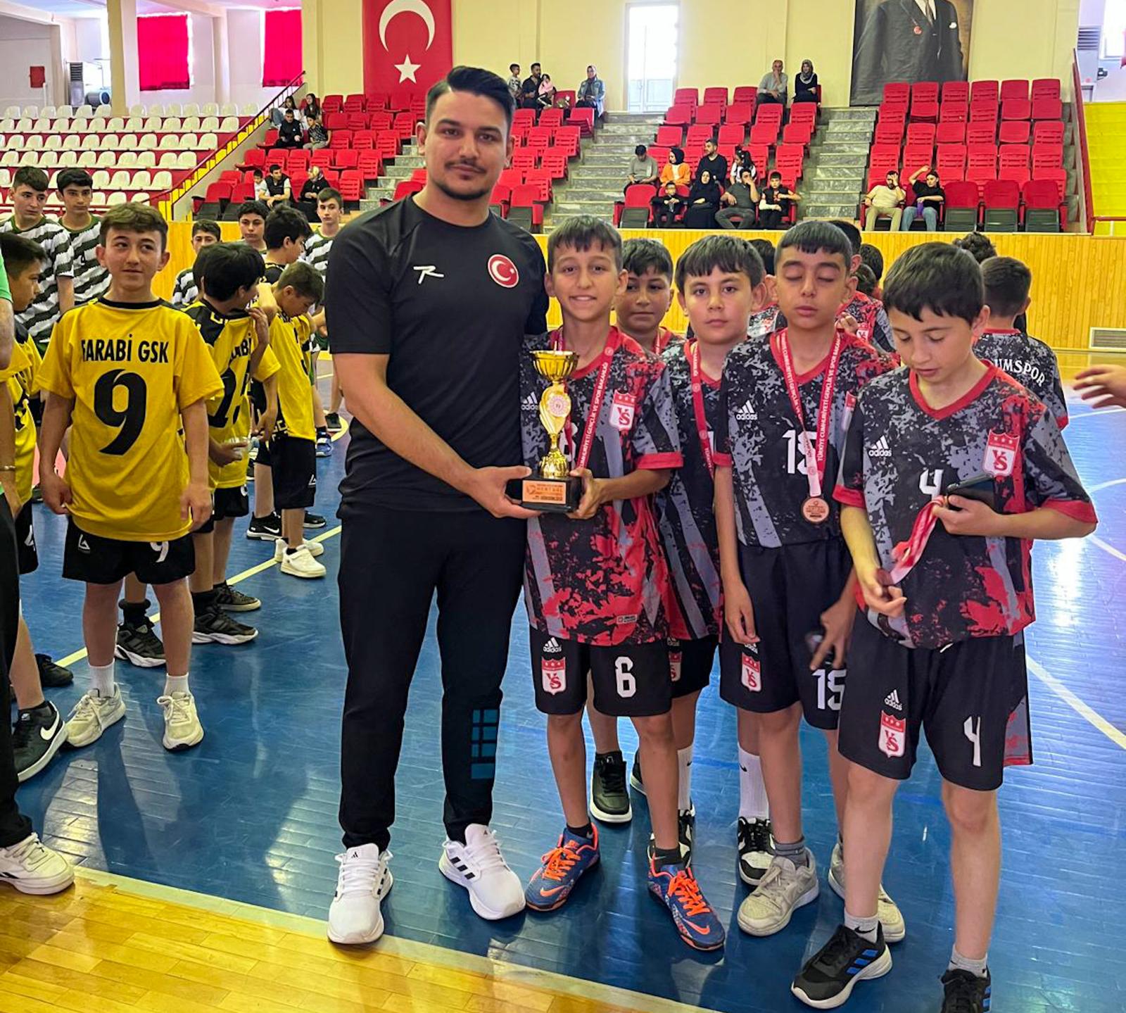 Gençlikspor şampiyon oldu