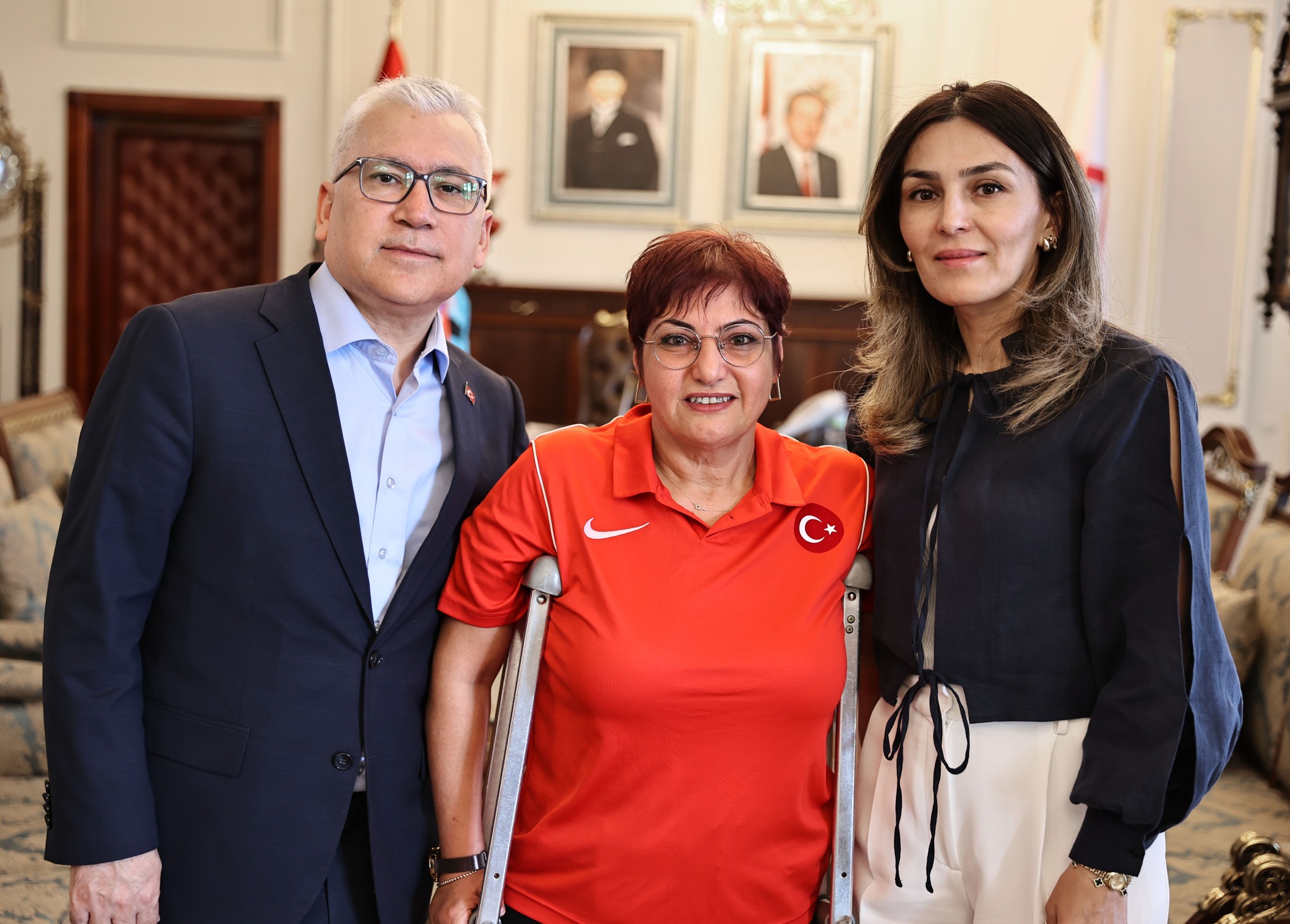 Başarılı sporculara Vali’den altın ödül!