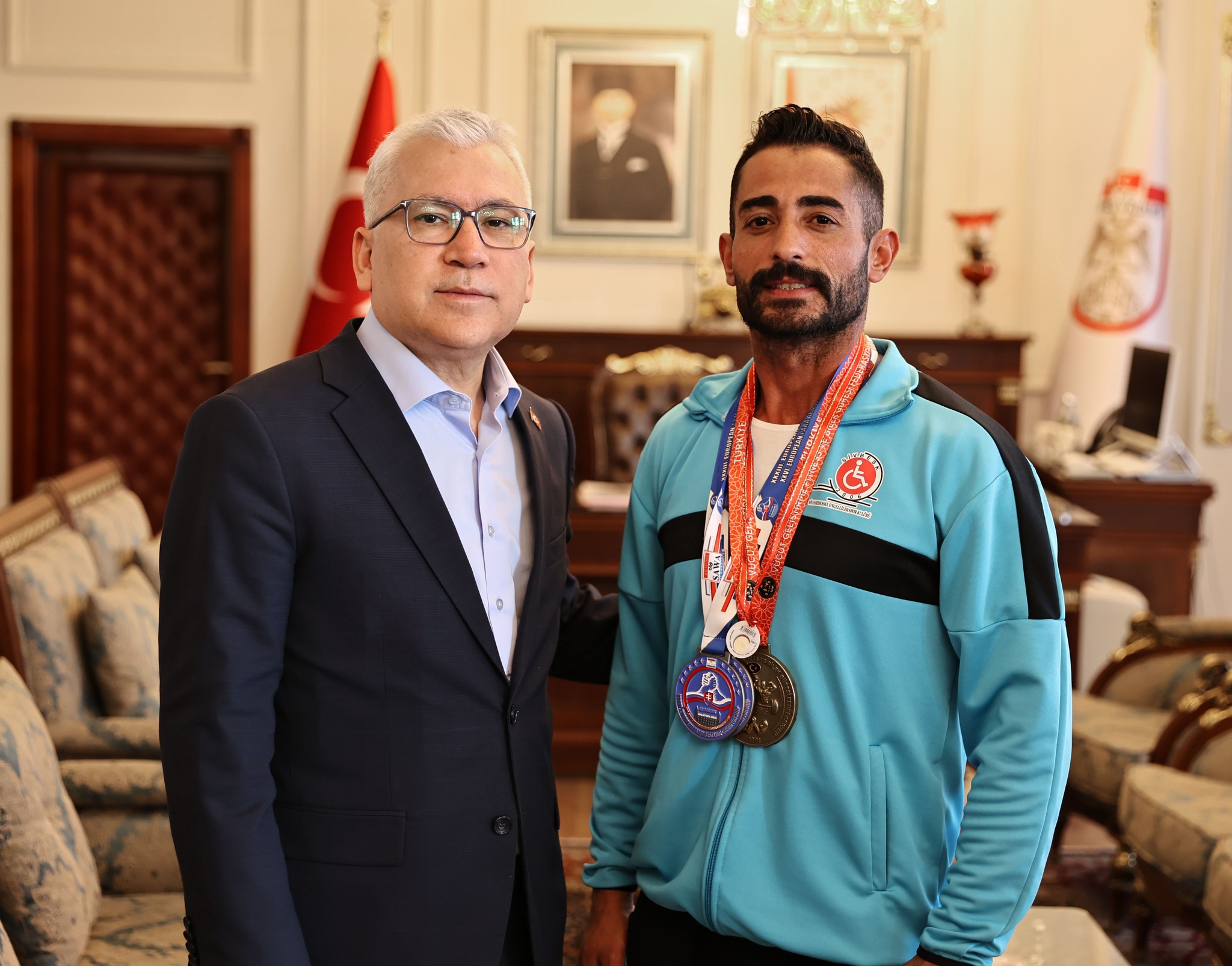 Başarılı sporculara Vali’den altın ödül!
