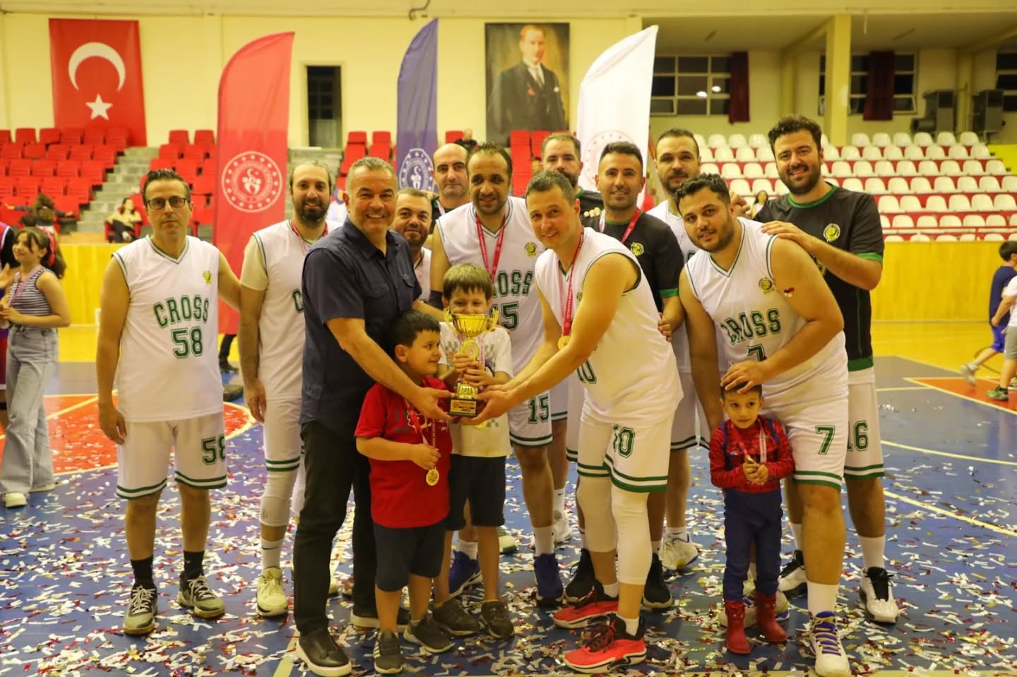 Sivas'ta "2025 Veteranlar Ligi Basketbol" sezonu sona erdi 