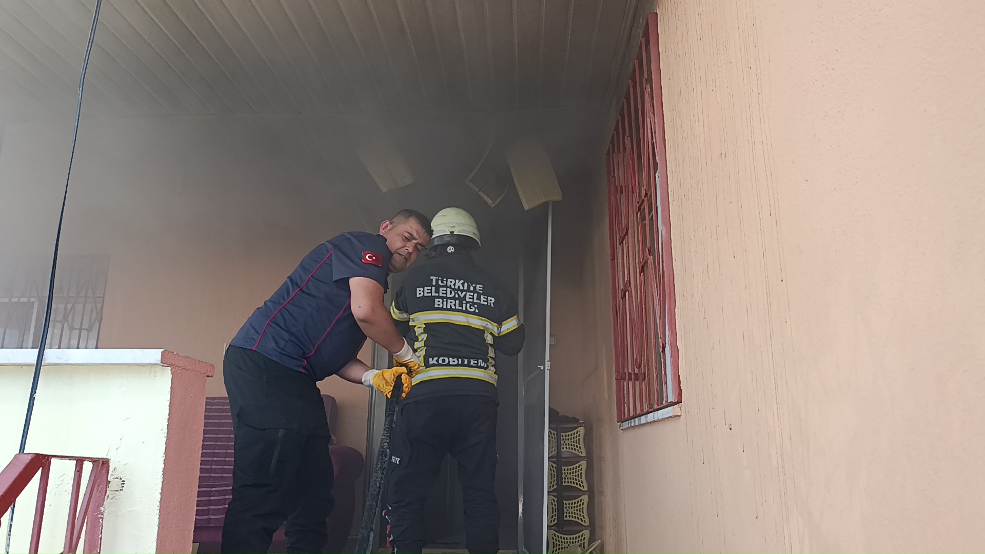 Sivas'ta Yangın Evi Harabeye Çevirdi!
