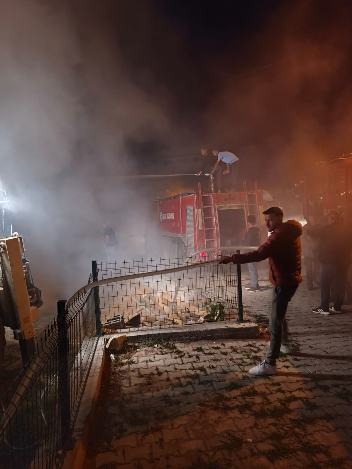 Sivas'ta yufka üretim tesisinde yangın çıktı