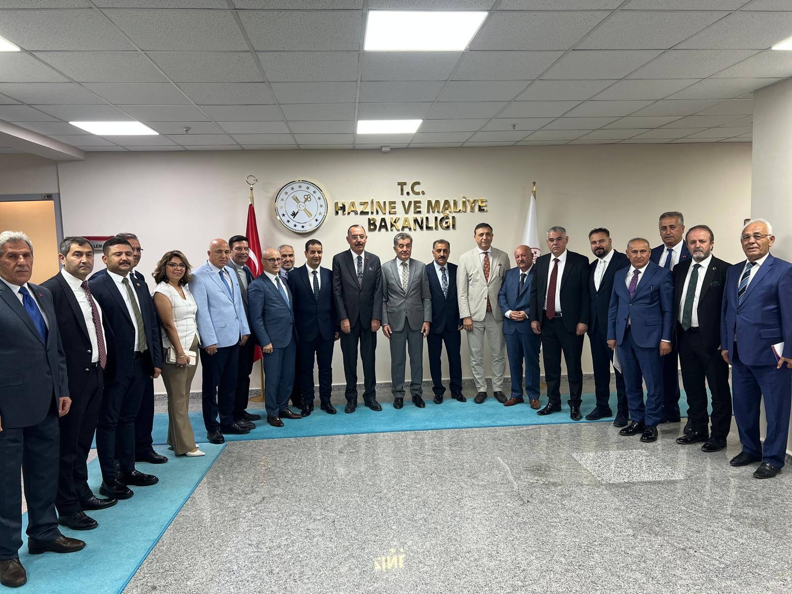Emlakçıların sorunları Bakan Yardımcısı Cantimur’a iletildi